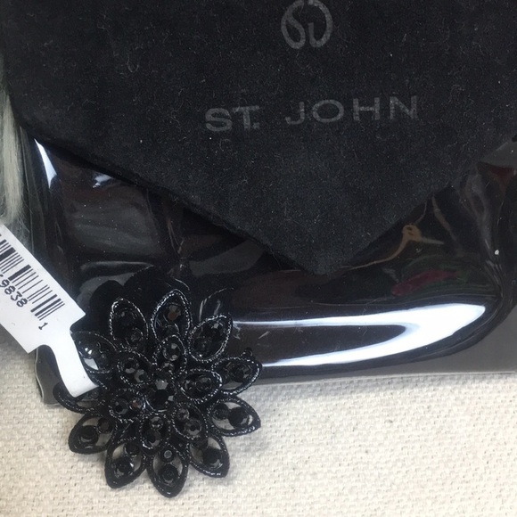 St John Black Flower Brooch Pin with Pouch - Picture 1 of 8